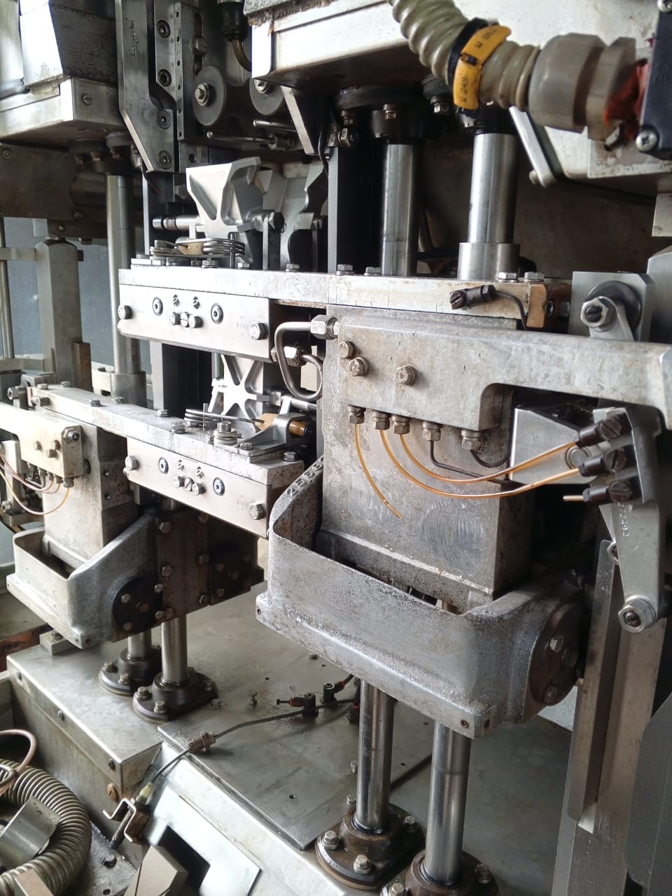 REFURBISHED TETRA PAK TBA 19 200ML SLIM 30v FILLING LINE FOR SALE YEAR 2007