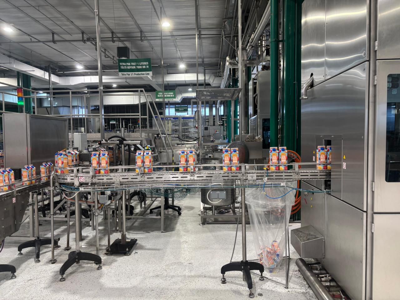 USED TETRA REX FILLING AND CAPPING COMPLETE LINE FOR SALE FOR LONG LIFE FRUIT JUICES YEAR 2016