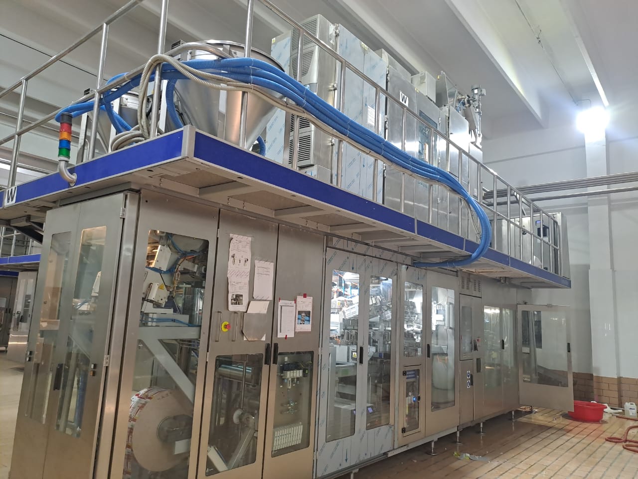 USED A3 SPEED 250ML BASE LEAF FILLING LINE FOR SALE YEAR 2010