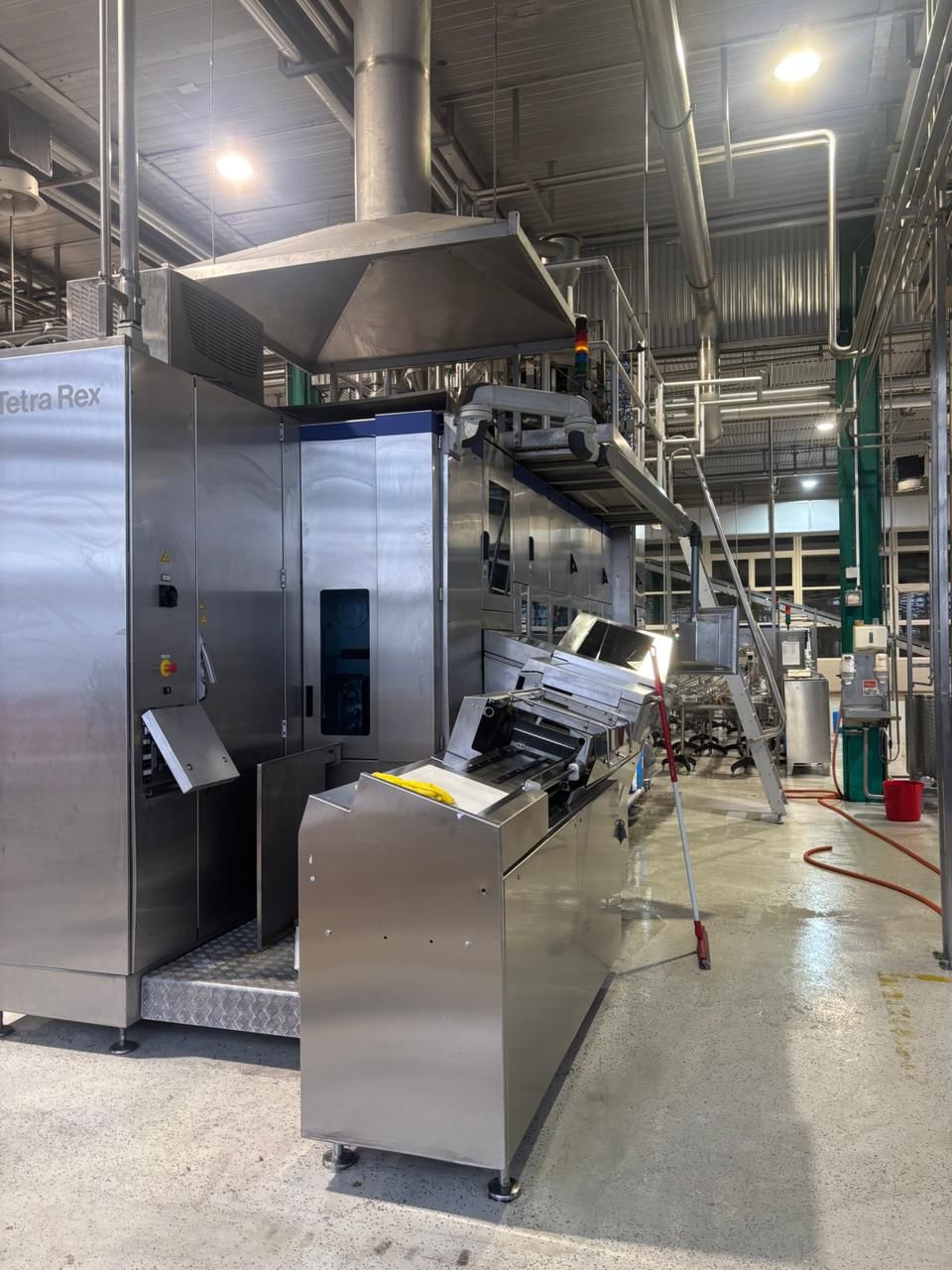 USED TETRA REX FILLING AND CAPPING COMPLETE LINE FOR SALE FOR LONG LIFE FRUIT JUICES YEAR 2016