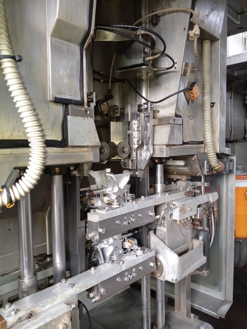 REFURBISHED TETRA PAK TBA 19 200ML SLIM 30v FILLING LINE FOR SALE YEAR 2007