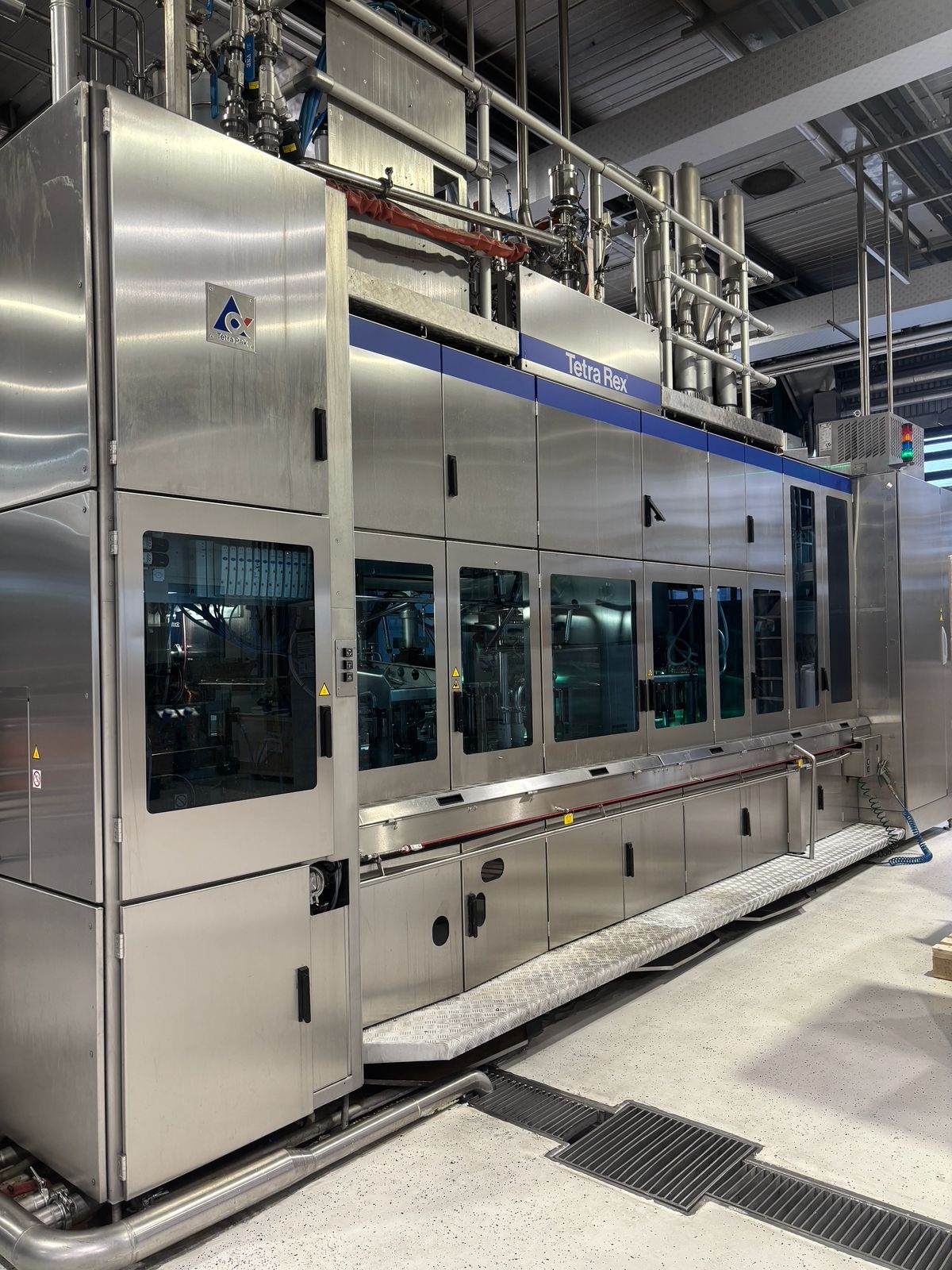USED TETRA REX FILLING AND CAPPING COMPLETE LINE FOR SALE FOR LONG LIFE FRUIT JUICES YEAR 2016